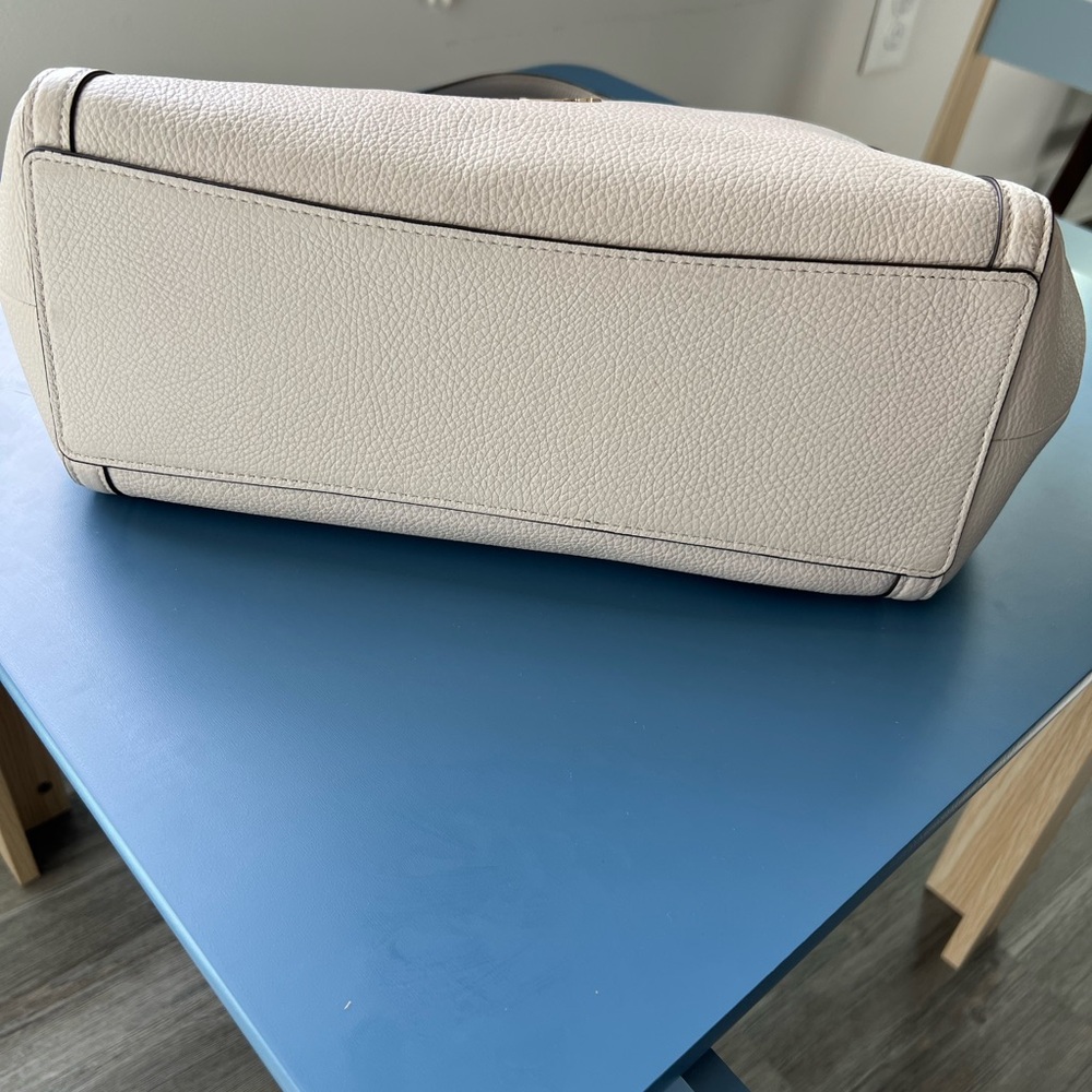 Coach Cream Leather Bag - Picture 7 of 16